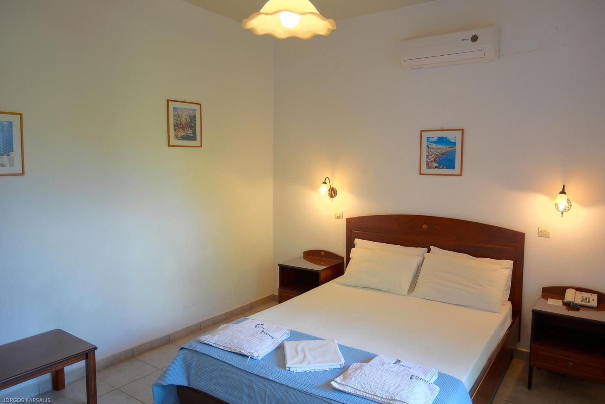 Gryspo'S Hotel Aegiali Zimmer foto