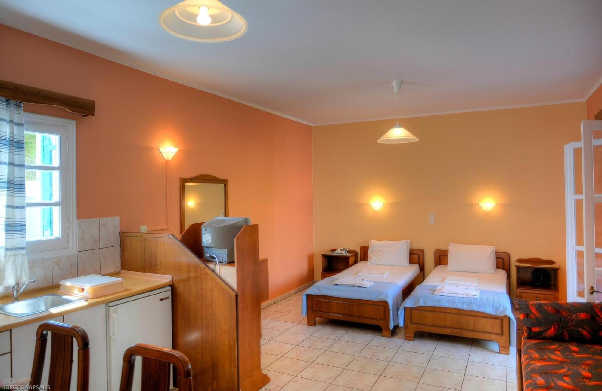 Gryspo'S Hotel Aegiali Zimmer foto