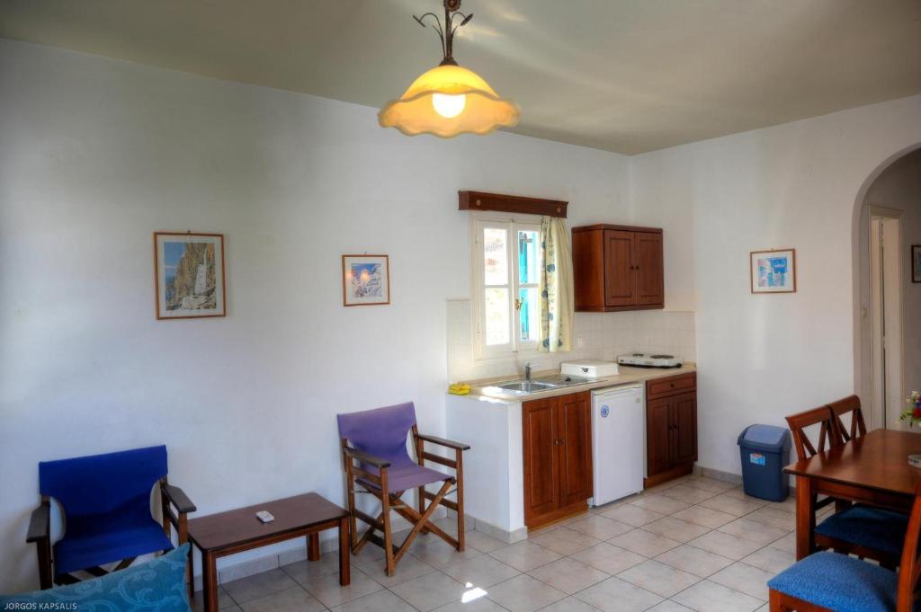 Gryspo'S Hotel Aegiali Zimmer foto